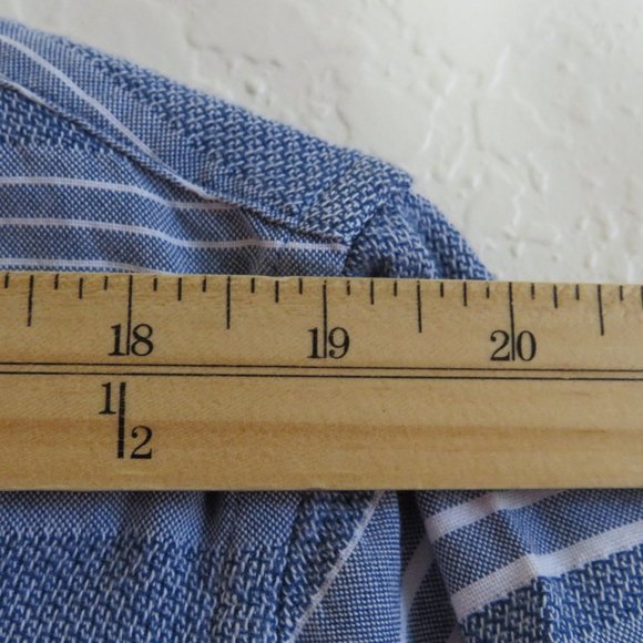 Old Navy* Men's Short Sleeve Button Down Curved Hem Stripe Shirt~ Size Large - Picture 5 of 10